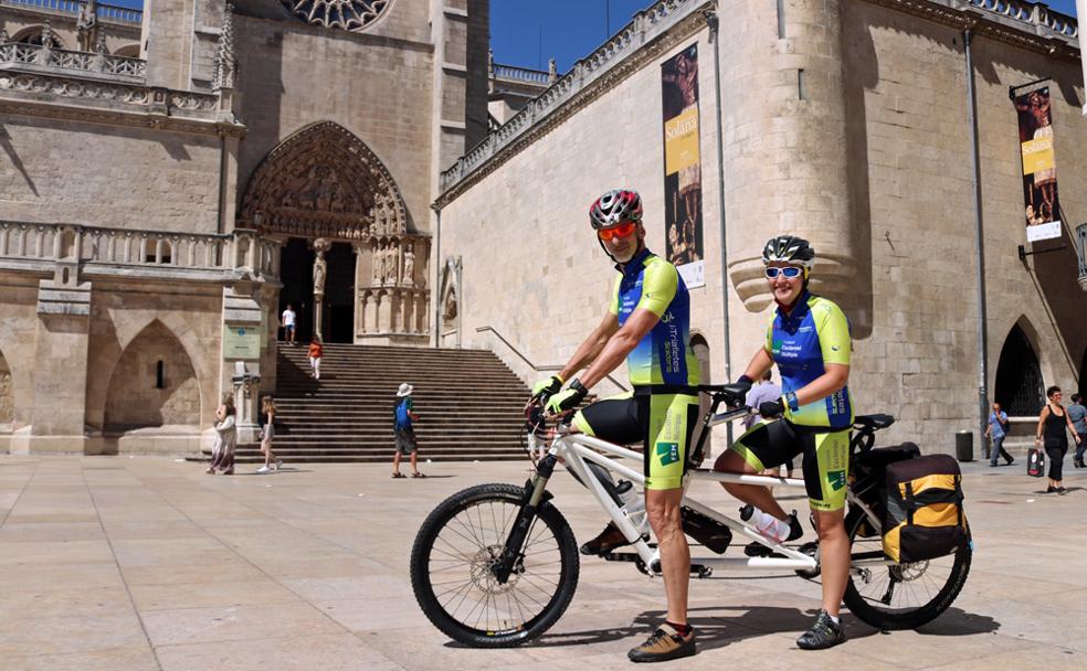 Xavi y Neus han empezado el camino en Burgos