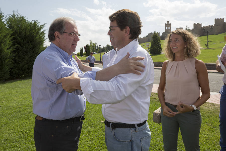 Juan Vicente Herrera y Alfonso Fernández Mañueco, en el acto de inauguración del curso político en Ávila.