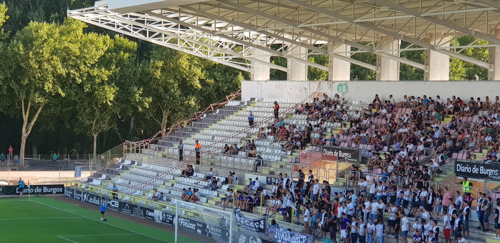 Imagen secundaria 1 - El Plantío acoge al Burgos CF entre obras, suciedad y vistas gratis