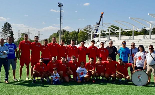 Imagen del Real Burgos en San Amaro, esperando a La Bañeza