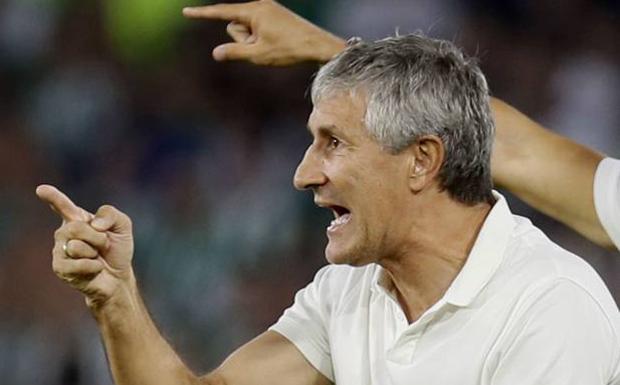 Quique Setién, durante un partido del Betis. 