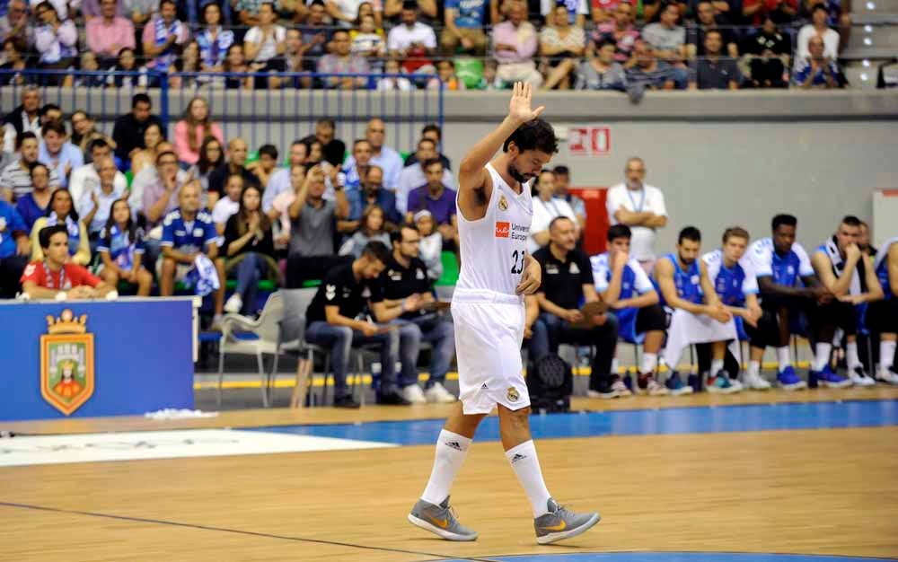 Fotos: Imágenes del partido de presentación del San Pablo Burgos ante el Real Madrid