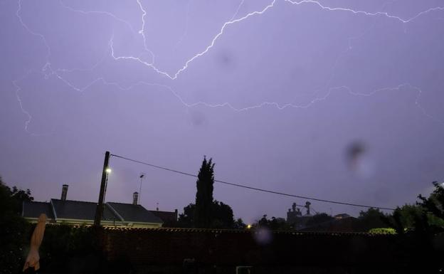 Aviso por lluvias y tormentas en el norte de Castilla y León