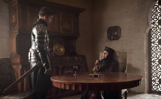 Jaime Lannister negocia la rendición de Olenna Tyrell.