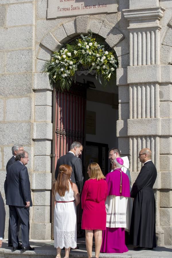 El monarca ha realizado su primera visita como rey a la ciudad para mostrar su respaldo al primer Año Jubilar Teresiano y para presidir el acto conmemorativo del 25 aniversario del Grupo de Ciudades Patrimonio de la Humanidad de España