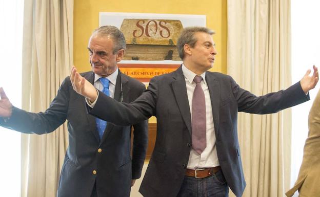 Mario Conde y Policarpo Sánchez intervinieron ayer en la presentación de la nueva junta directiva de la asociación Salvar elArchivo. 