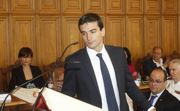 David Vázquez, durante su toma de posesión como concejal del PPen el Ayuntamiento, el 13 de julio de 2015 