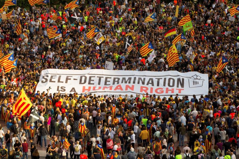 180.000 personas han acudido a la manifestación de Barcelona para conmemorar el primer aniversario del 1-O, según la Guardia Urbana