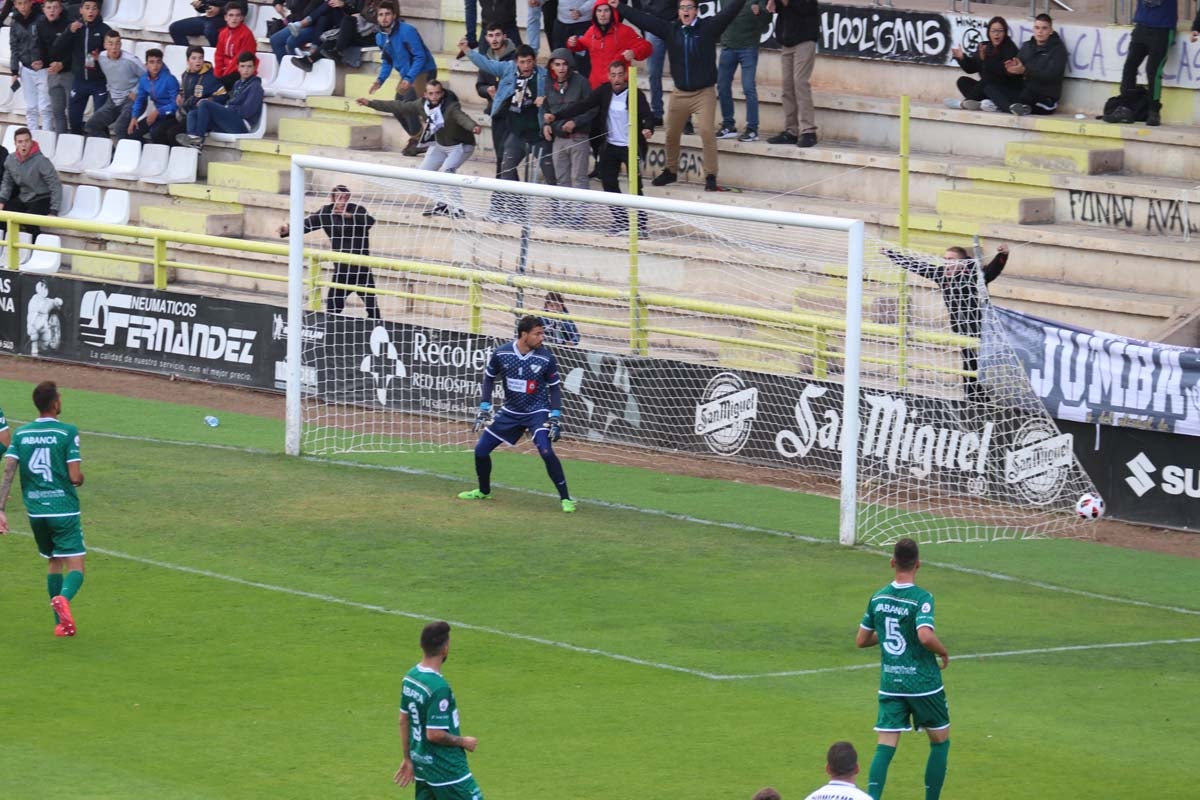 Fotos: EL Burgos CF - Coruxo FC, en imágenes