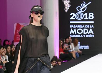 Imagen secundaria 1 - Juanjo Oliva clausura la XXI Pasarela de la Moda de Castilla y León