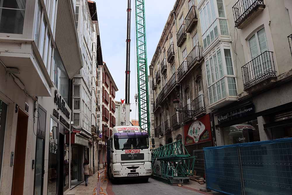 Fotos: Corte de la calle Almirante Bonifaz por la instalación de una grúa