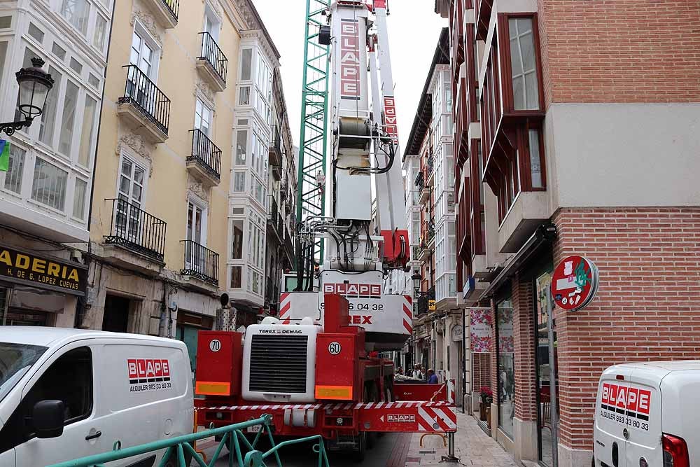 Fotos: Corte de la calle Almirante Bonifaz por la instalación de una grúa