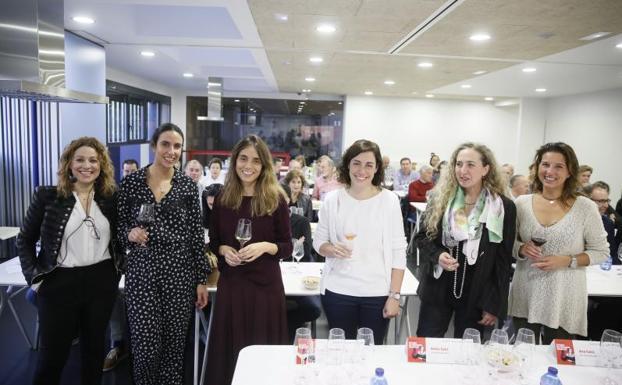 Almudena Alberca, Carolina Inaraja, Martina Prieto Pariente, Ana Becoechea, Ana Casis y Belén Sanz. 