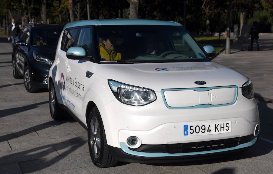 Burgos ha sido el punto de salida de la segunda etapa de la segunda etapa de la Vuelta a España en coche eléctrico.