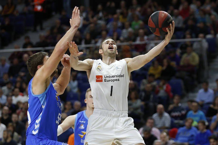 Las mejores imágenes del Real Madrid - San Pablo Burgos disputado en el WiZink Center.