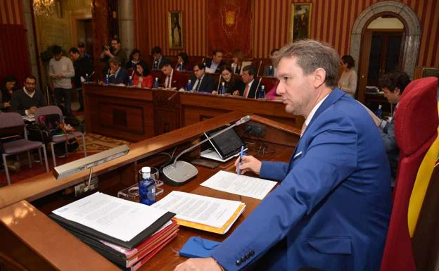 Javier Lacalle durante una sesión plenaria. 