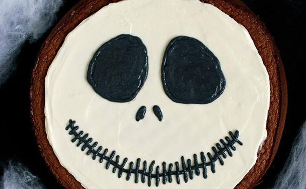 Tarta de chocolate basada en Skellington, de Pesadilla antes de Navidad. 