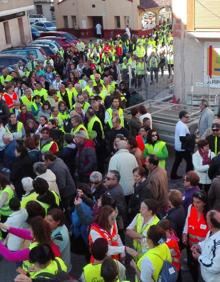 Imagen secundaria 2 - Cientos de vecinos marchan de Fresneda a Pradoluengo en defensa de una sanidad rural de calidad