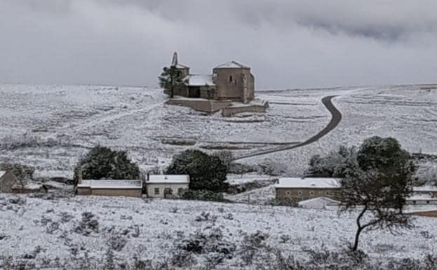 Paisaje nevado en Sargentes de la Lora.