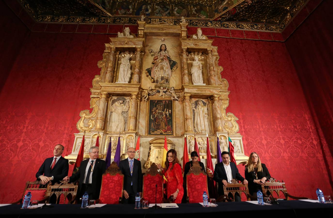 La iglesia del Monasterio de Santa Clara de Tordesillas ha sido el lugar elegido para el homenaje a los más de 470 procuradores que desde mayo de 1983 han trabajado en el hemiciclo regional