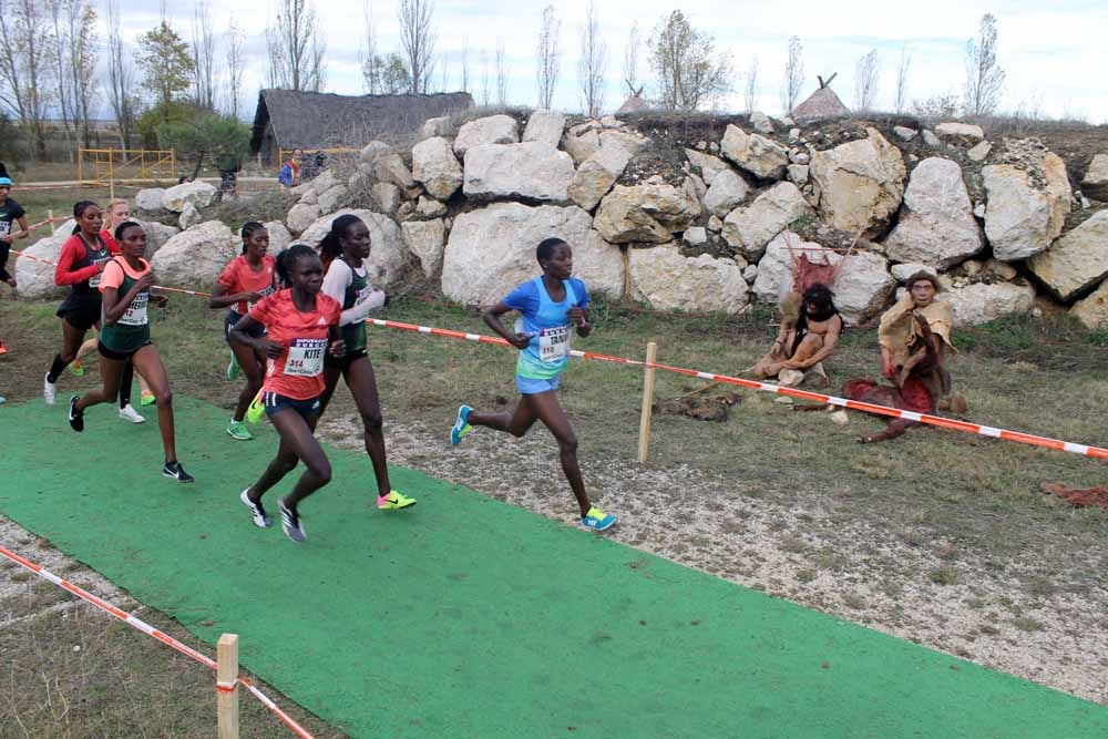 Fotos: Los mejores momentos de la carrera absoluta femenina