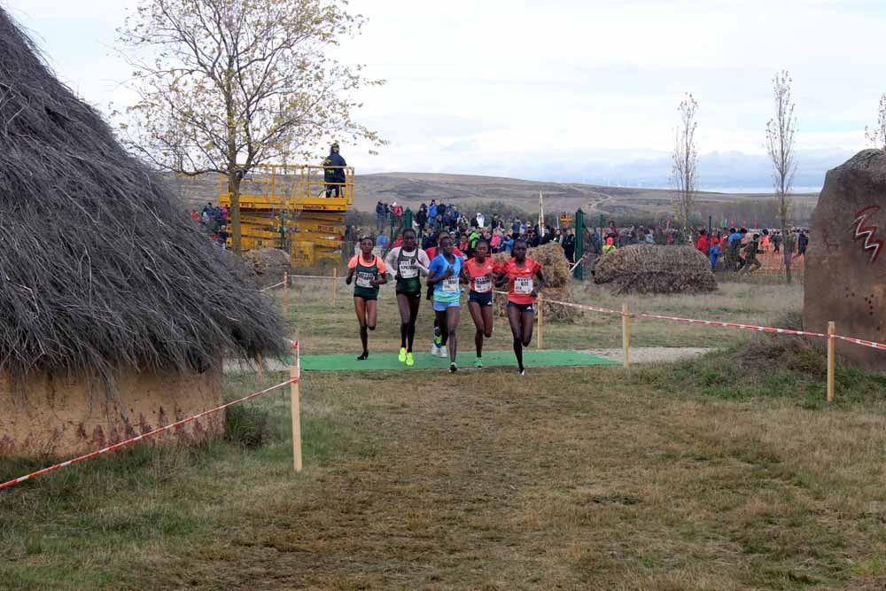 Fotos: Los mejores momentos de la carrera absoluta femenina