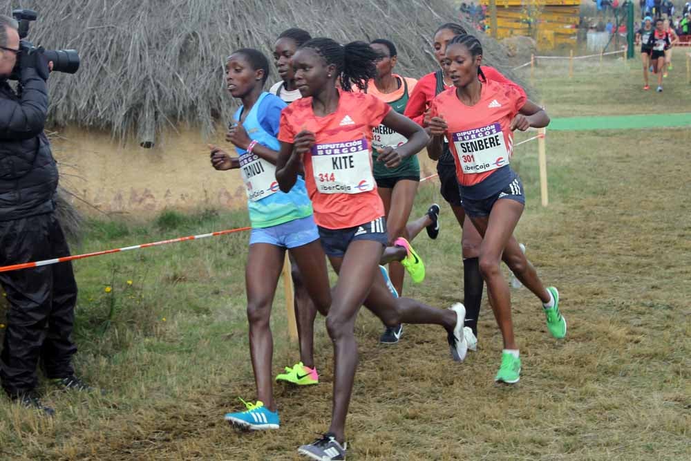 Fotos: Los mejores momentos de la carrera absoluta femenina