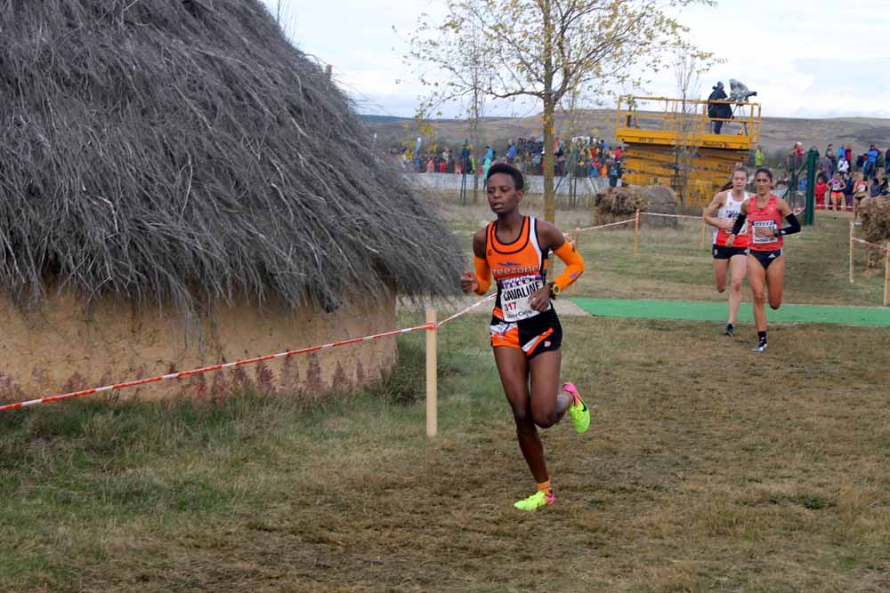 Fotos: Los mejores momentos de la carrera absoluta femenina