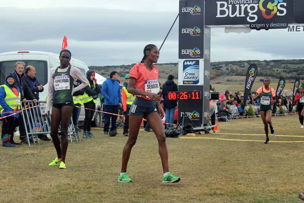 Fotos: Los mejores momentos de la carrera absoluta femenina