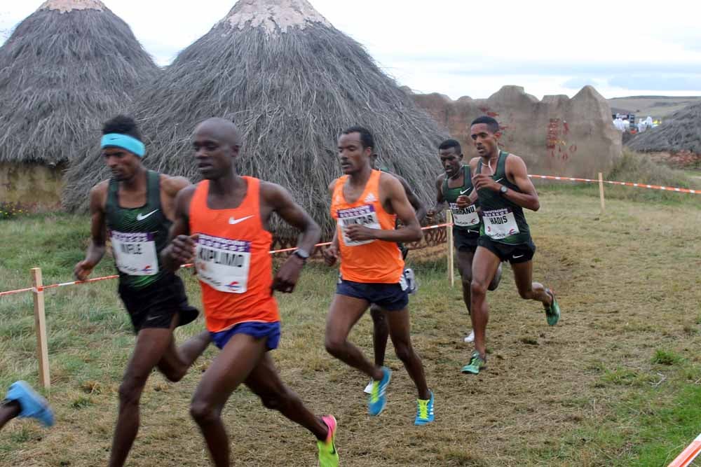 Fotos: Los mejores atletas del mundo en el Cross de Atapuerca