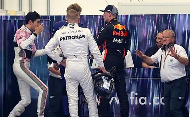 Momento de tensión entre Esteban Ocon y Max Verstappen.