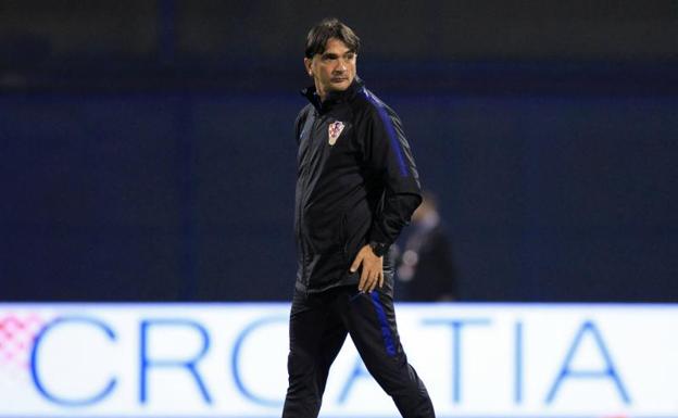 Zlatko Dalic supervisa el entrenamiento de la selección croata este miércoles. 