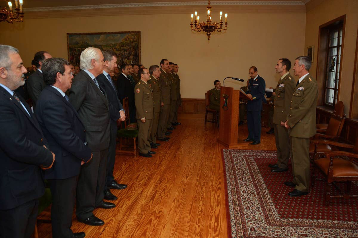 La Subdelegación de Defensa en Burgos reconoce la labor desarrollada en el último año durante un acto institucional.