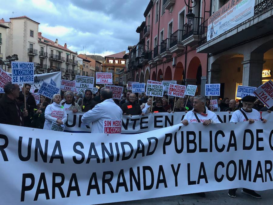 Miles de personas marchan por las calles de Aranda para exigir mejoras sanitarias