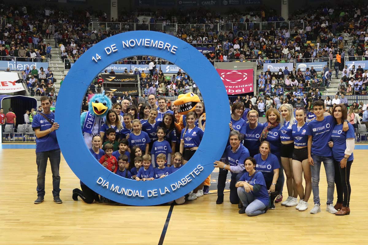 Las mejores imágenes del partido disputado en el Coliseum entre el San Pablo Burgos y el Baxi Manresa.