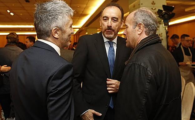 Grande-Marlaska (i) conversa con Marchena. 