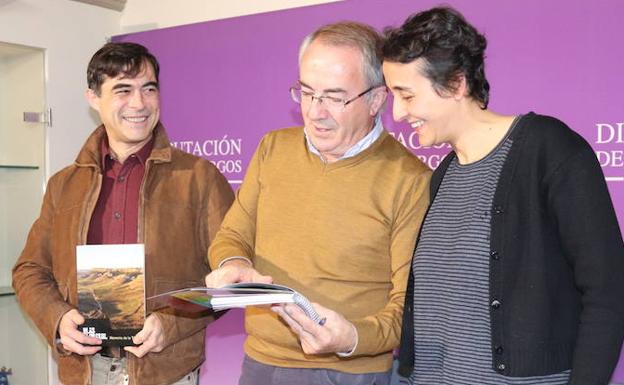 Responsable del Geoparque de Las Loras junto con el diputado Ángel Carretón. 