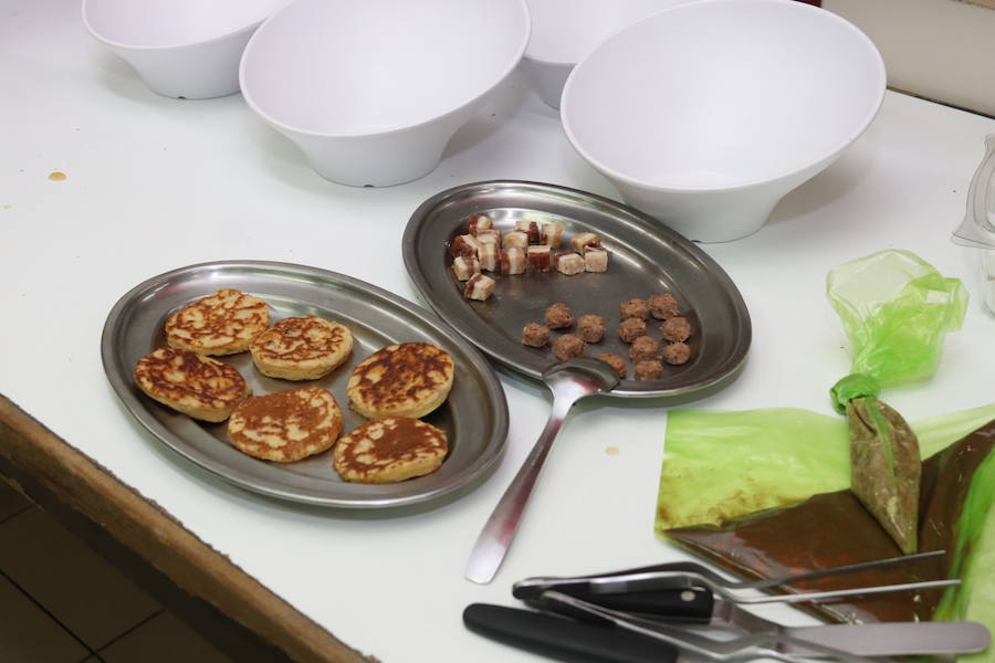 El certamen gastronómico 'Burgos entre cucharas' incluye por primera vez el Campeonato de España 'Cocidos del siglo XXI' en el que han participado siete cocineros.