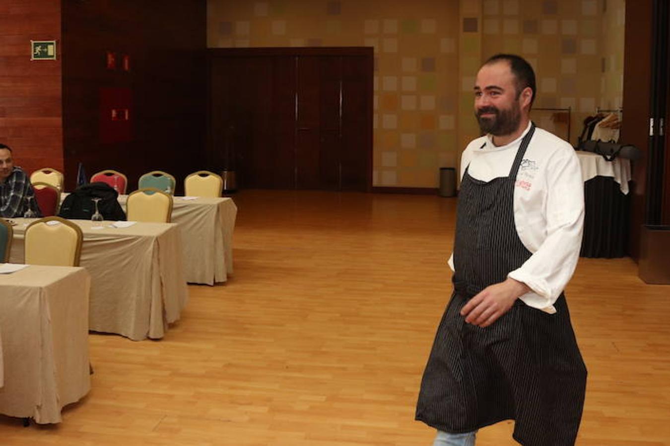 El certamen gastronómico 'Burgos entre cucharas' incluye por primera vez el Campeonato de España 'Cocidos del siglo XXI' en el que han participado siete cocineros.