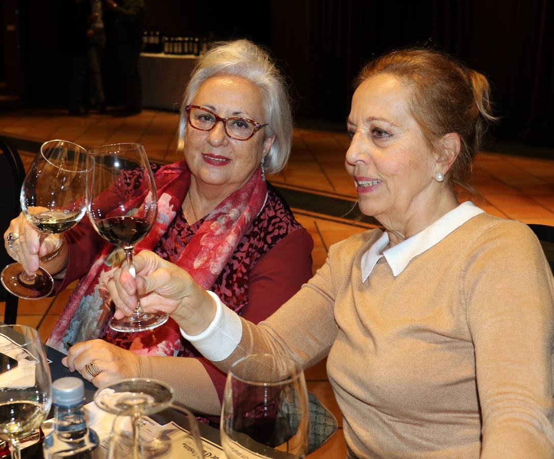 Los invitados probaron en primicia un blanco de Rueda y tres tintos de Ribera del Duero