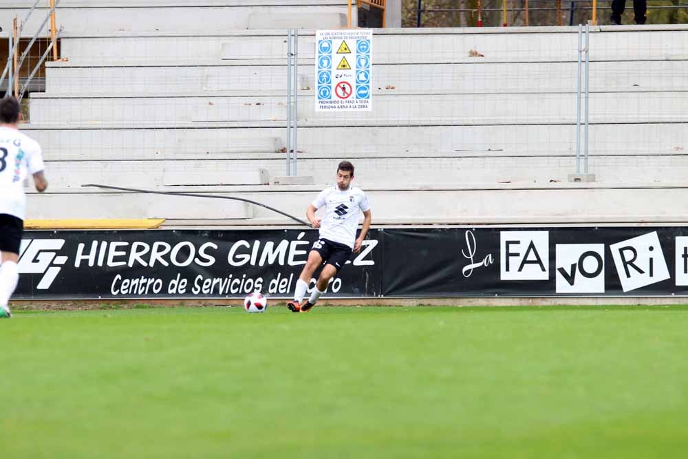 Fotos: Los mejores momentos del Burgos CF - CDA Navalcarnero