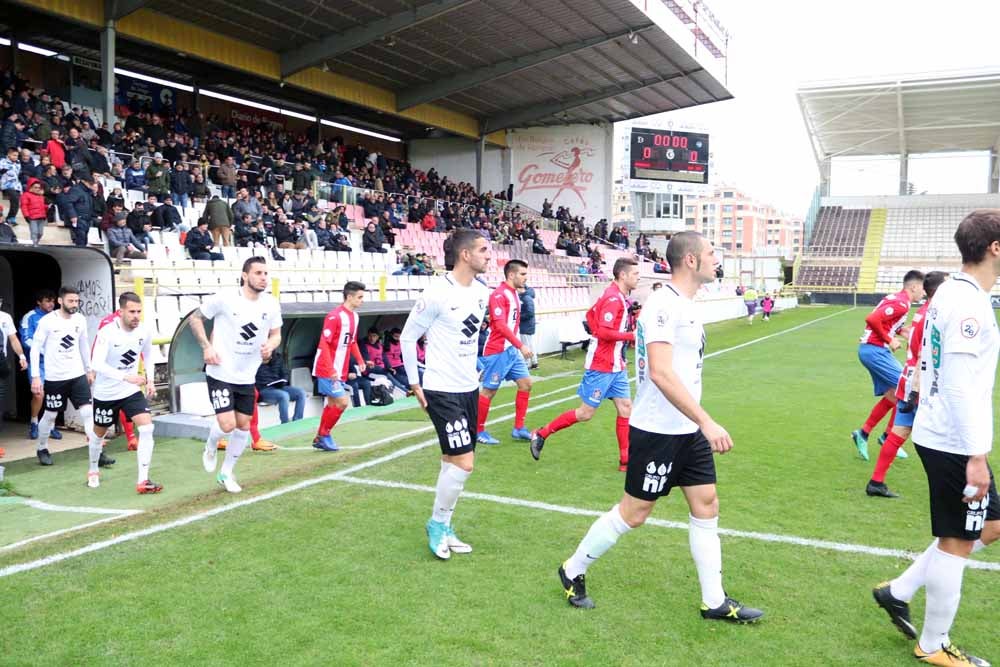 Fotos: Los mejores momentos del Burgos CF - CDA Navalcarnero