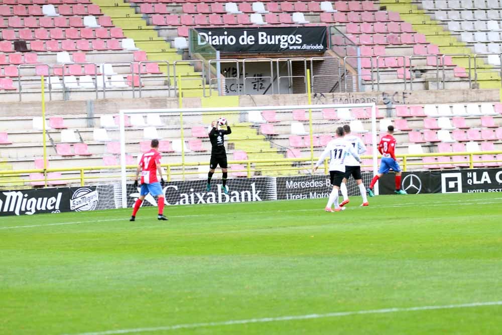 Fotos: Los mejores momentos del Burgos CF - CDA Navalcarnero