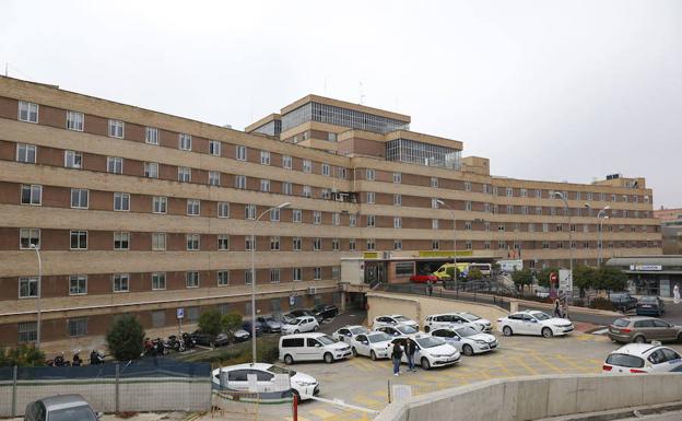 Fachada del Hospital Clínico Universitario de Salamanca