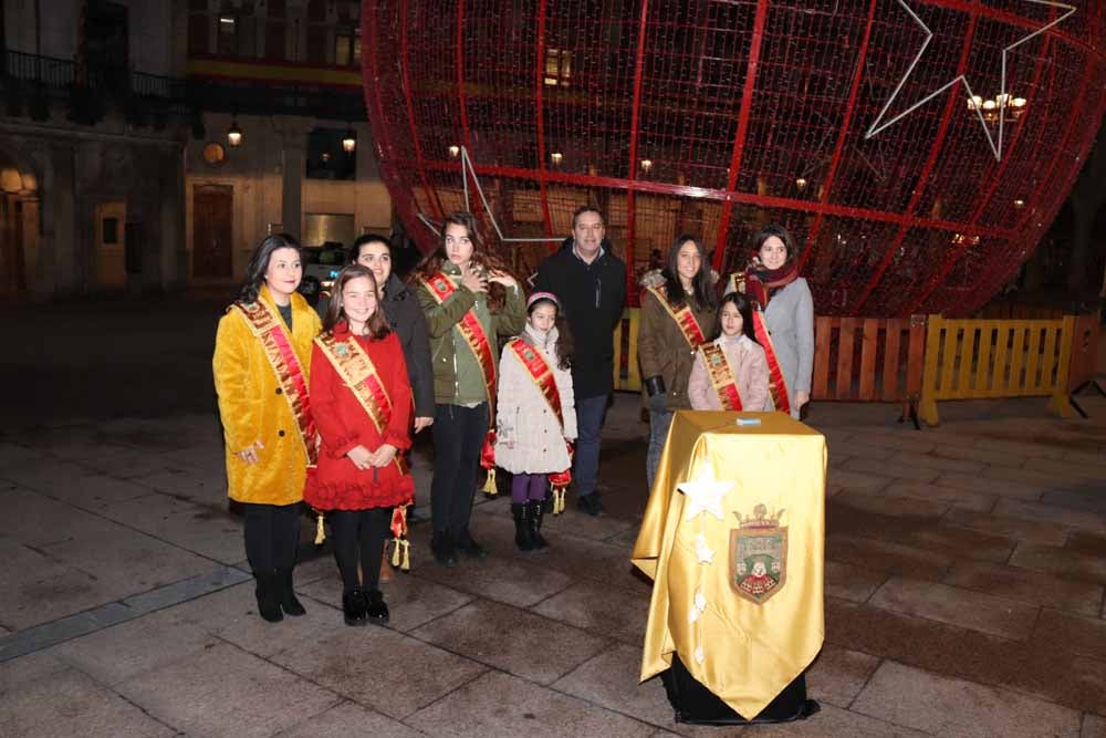 Fotos: La iluminación navideña ya brilla en la ciudad