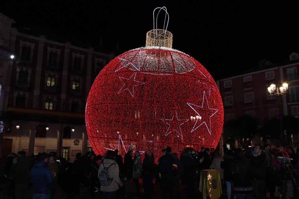 Fotos: La iluminación navideña ya brilla en la ciudad