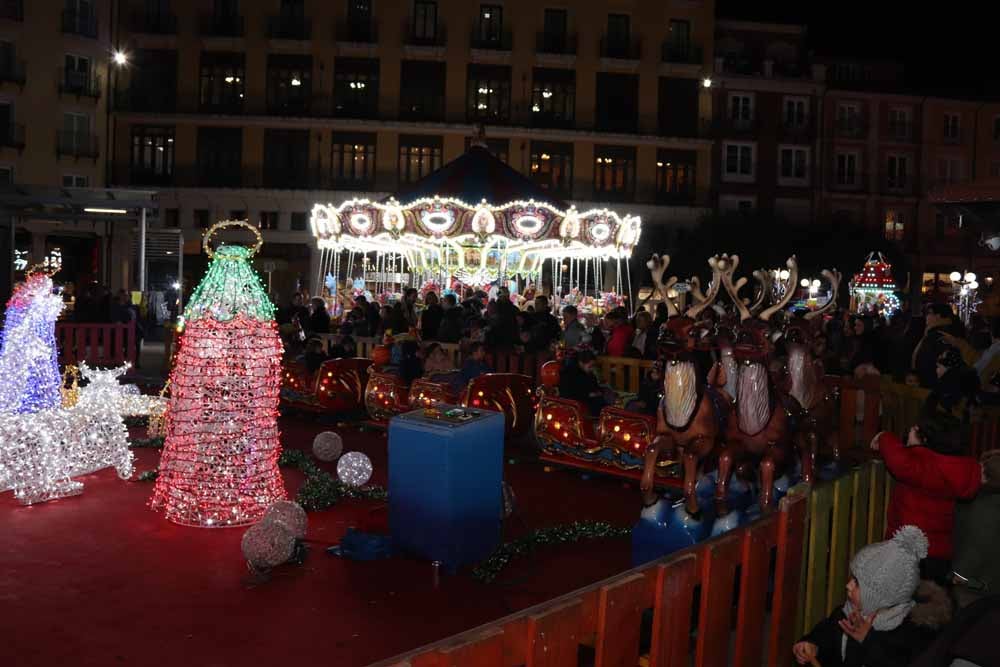 Fotos: La iluminación navideña ya brilla en la ciudad