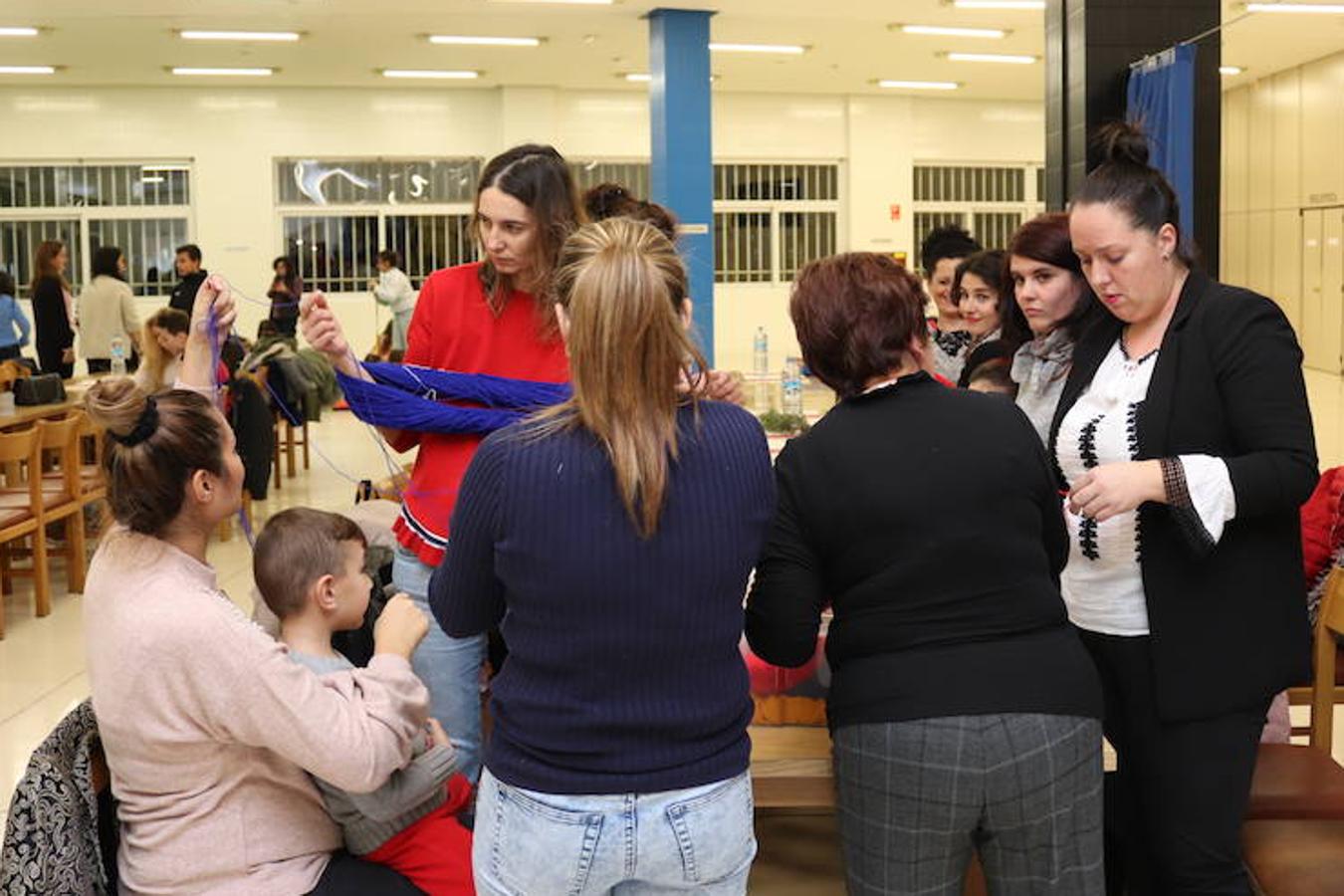 La asociación Kogayon Burgos ha organizado un encuentro de Culturas y Saberes en el que han mostrado la fiesta de San Nicolas y el encuentro tradicional de mujeres Sezatoare.