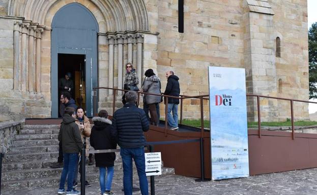 Entrada a la exposición de Las Edades del Hombre en la ermita de Santa Cecilia. 