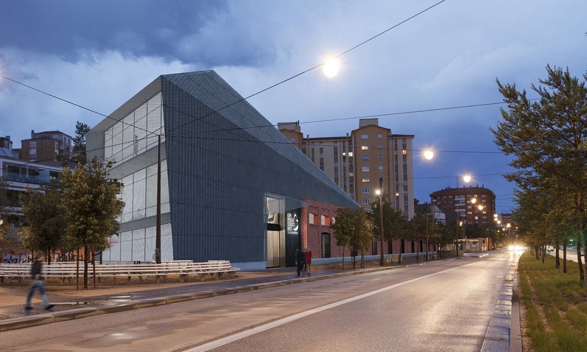 La retirada de las vías derivó en una de las mayores operaciones urbanísticas afrontadas por la ciudad en toda su historia, creando el Bulevar Ferroviario.